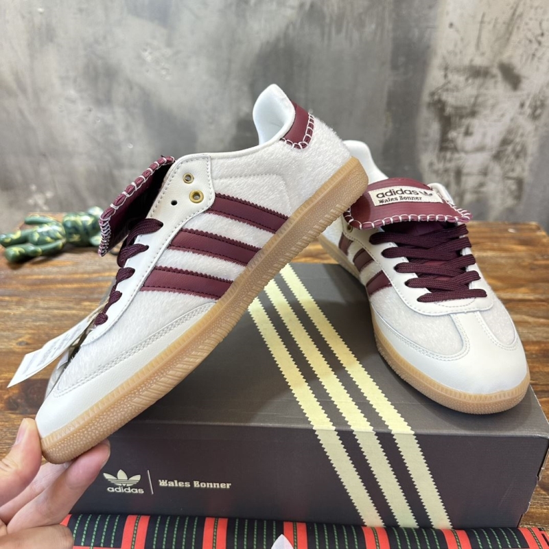 Adidas Sneakers